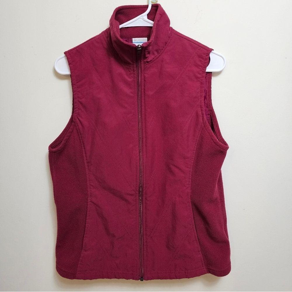 Columbia‎ Med Berry Magenta fleece lined vest